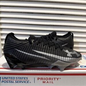 New Under Armour Blur Pro Football Cleats Black Silver Mens Size 9.5 3028220-003